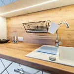 Almar Seaside Park Private Lägenhet *